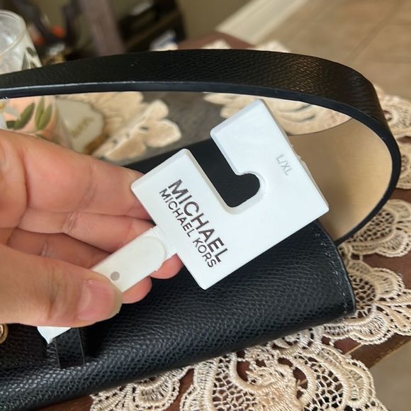 🖤 Michael Kors belt bag 🖤 - Picture 5 of 7